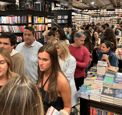 Patty Bonaparte lança primeiro livro “O Trampolim” dia 18, na livraria Travessa Iguatemi