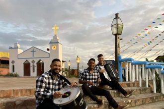 Grupo Os 3 do Nordeste anima o programa de Frank Aguiar