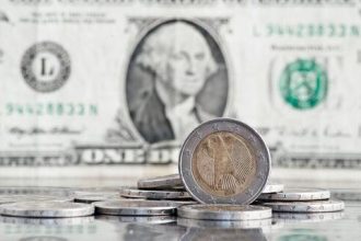 Dólar fecha última sessão em queda de 0,16%, cotado a R$ 5,71
