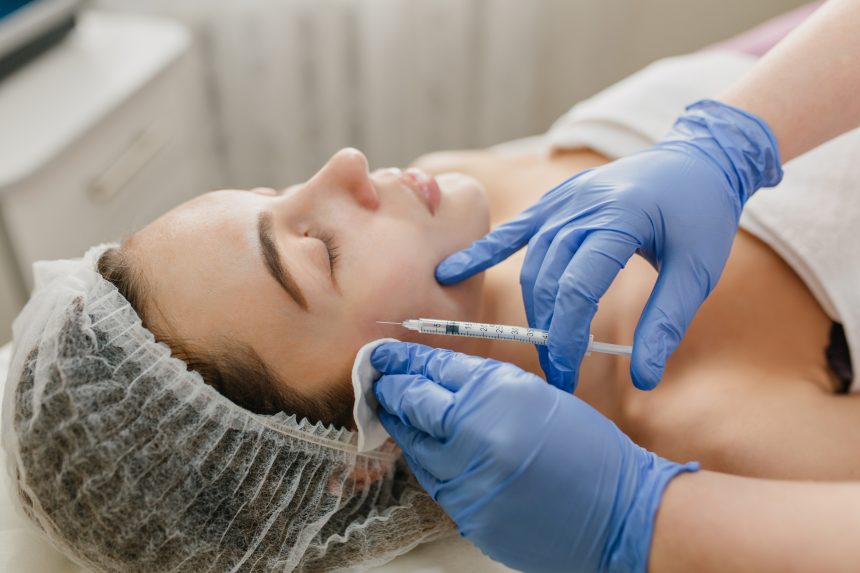 Biólogos na Estética? Nova resolução autoriza procedimentos injetáveis por profissionais da Biologia e reacende polêmica