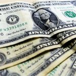 Dólar conclui última sessão em queda de 0,41%, cotado a R$ 5,65