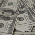 Dólar em alta, cotado a R$ 5,67