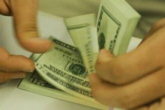 Dólar fecha último pregão em alta de 0,91%