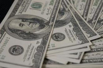 Dólar: moeda encerra último pregão em baixa