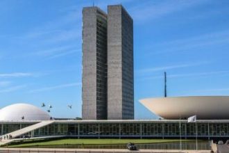 Campanha “Eu sou pela micro e pequena empresa” reforça cobrança pelo reajuste do Simples Nacional no Congresso