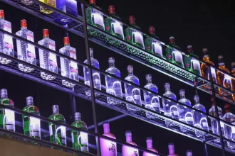 Crise do metanol leva governo a formar comitê de emergência com setor de bebidas