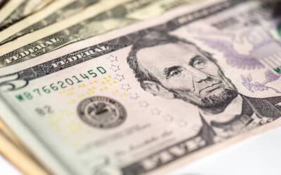 Dólar: moeda chega a R,57 e encerra última sessão em alta