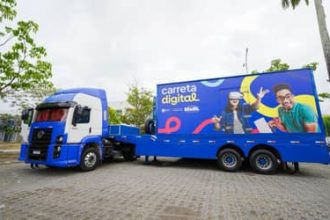 Carreta Digital leva formação tecnológica gratuita para 65 jovens de baixa renda em Teresina