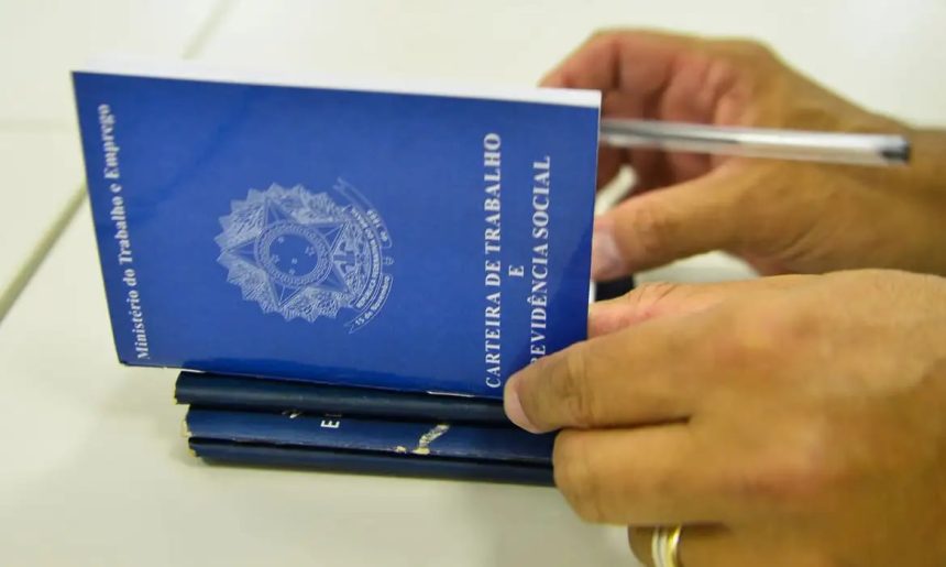 Mais da metade dos brasileiros vê dificuldade em conseguir emprego no Brasil, segundo FGV IBRE