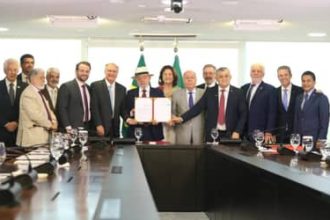Promulgação do acordo Mercosul-União Europeia cria novas perspectivas para o agronegócio, diz ministro André de Paula