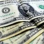 Dólar encerra último pregão aos R$ 5,06
