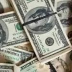 Dólar fecha último pregão cotado a R$ 4,89