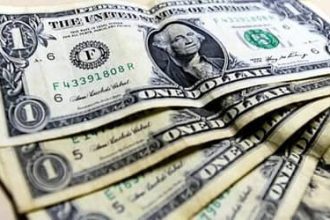 Dólar fecha último pregão em leva queda, a R$ 5,17