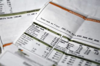 Conta de luz: consumidor pagará quase R$ 1 tri a mais com medidas aprovadas nos últimos quatro anos, diz levantamento