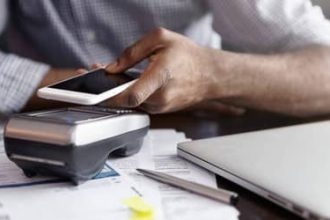 Falta de controle financeiro em tempo real atinge 12,6 milhões de empresas no Brasil