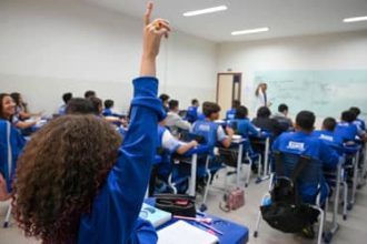 1,2 mil estados e municípios podem perder complementação da União ao Fundeb em 2027