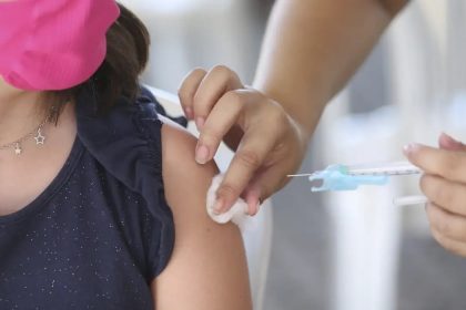 Dia D de vacinação será neste sábado (22) em todo o país; imunização abrange 20 doenças