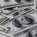 Dólar hoje: moeda fecha o último pregão aos R$ 5,21, após alta de 0,40%