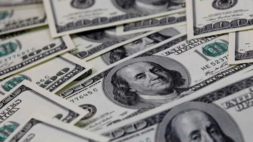 Dólar hoje: moeda fecha o último pregão aos R$ 5,21, após alta de 0,40%