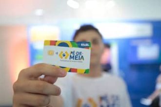 Pé-de-Meia: pagamento para nascidos em março e abril será feito nesta terça-feira (25)