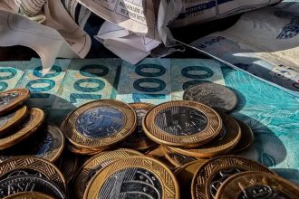 Arrecadação federal soma R$ 235,5 bilhões em agosto, impulsionada pelo setor de petróleo e gás