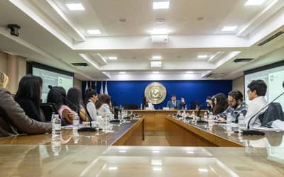Mediação busca acordo; arbitragem termina em decisão: entenda a diferença