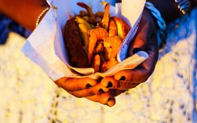 Ofício das Baianas de Acarajé mantém vivos saberes de matriz africana transmitidos entre gerações