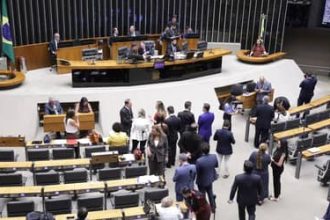 “Taxa das blusinhas”: CACB pede que Congresso rejeite a isenção do imposto