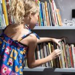 Biblioteca comunitária de Fortaleza recebe 600 livros novos do MinC