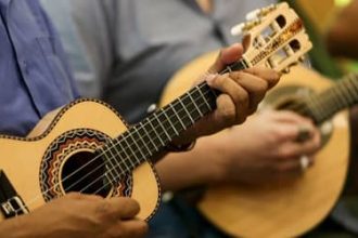 Choro atravessa gerações e mantém viva uma forma brasileira de fazer música