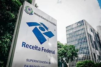 Empresas do Simples Nacional têm até sexta-feira (30) para optar pelo regime regular de IBS e CBS