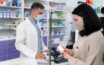 Piso salarial dos farmacêuticos: CNM alerta para impacto de R$ 309 milhões por ano cofres municipais