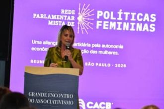 Simplificação tributária, crédito e independência feminina orientam manifesto entregue pelo CMEC a Flávio Bolsonaro
